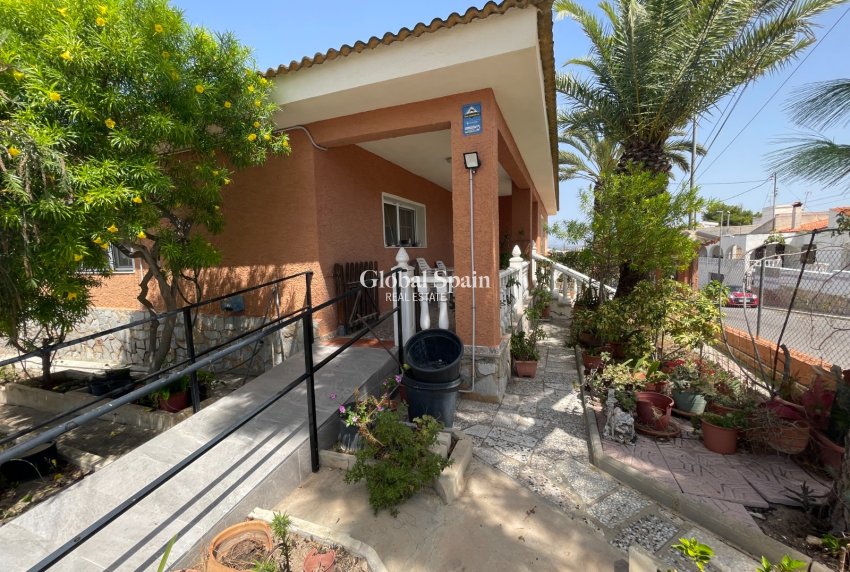 Resale - VILLA -
BENIJÓFAR - Costa Blanca