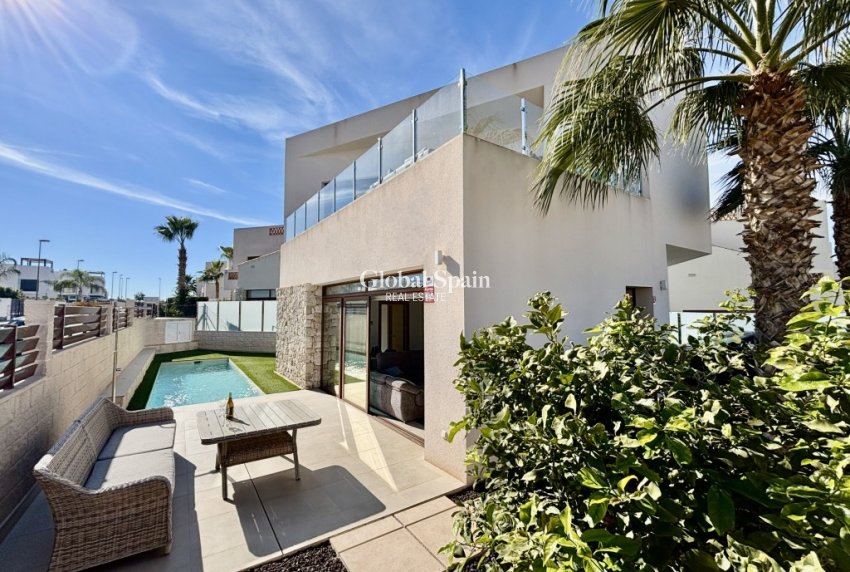 Resale - VILLA -
BENIJÓFAR - Costa Blanca