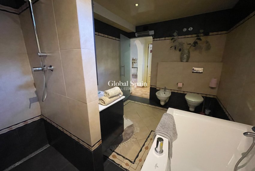 Resale - VILLA -
BENIJÓFAR - Costa Blanca