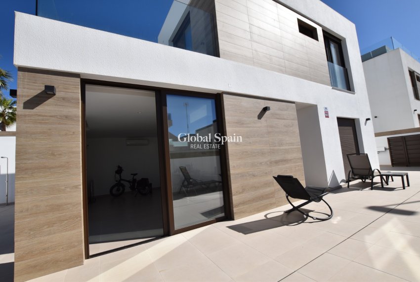 Resale - VILLA -
BENIJÓFAR - Costa Blanca