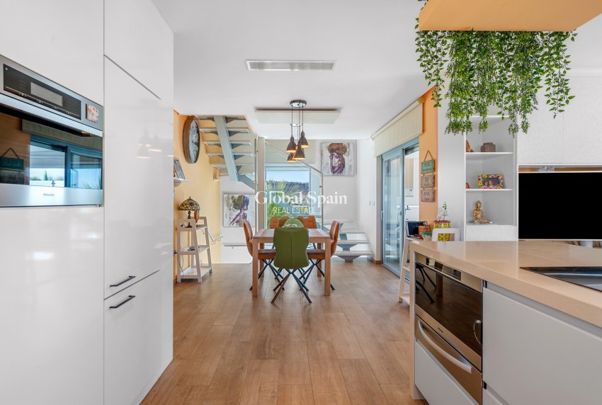 Resale - VILLA -
BENIJÓFAR - Costa Blanca