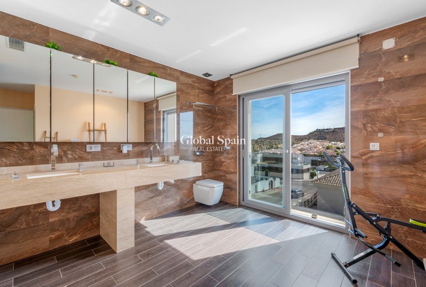 Resale - VILLA -
BENIJÓFAR - Costa Blanca