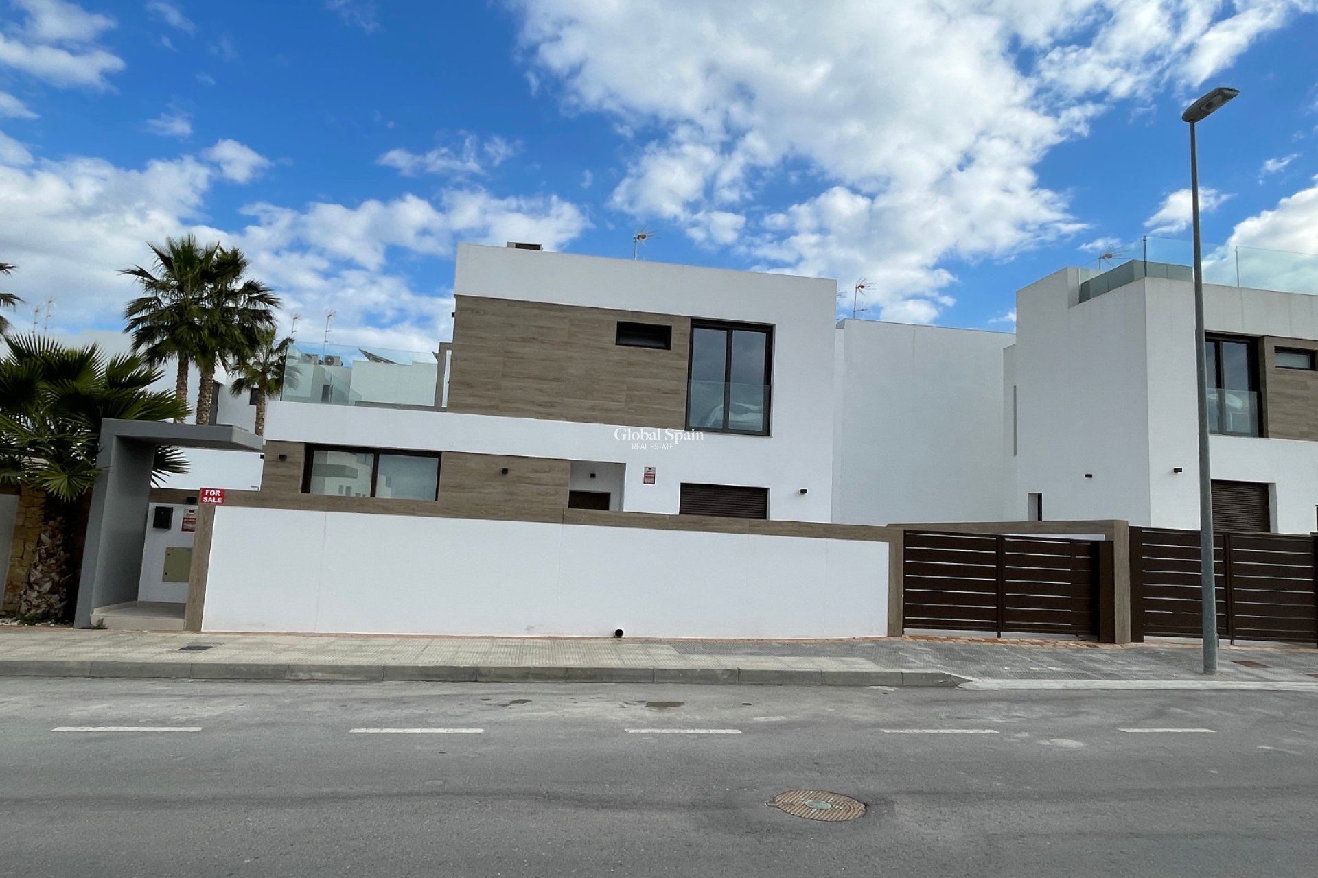 Resale - VILLA -
BENIJÓFAR - Costa Blanca