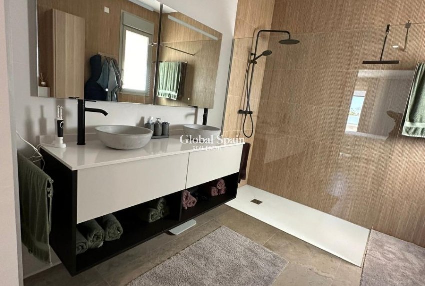 Resale - VILLA -
BENIJÓFAR - Costa Blanca