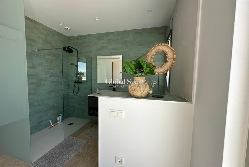 Resale - VILLA -
BENIJÓFAR - Costa Blanca