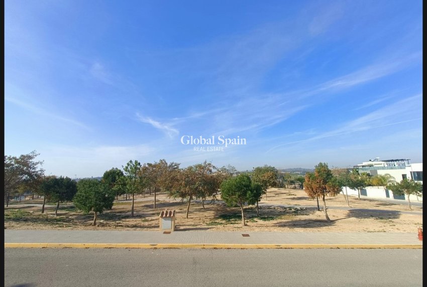 Resale - VILLA -
BENIJÓFAR - Costa Blanca