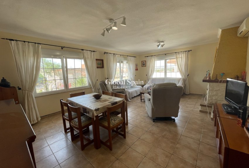 Resale - VILLA -
BENIJÓFAR - Costa Blanca