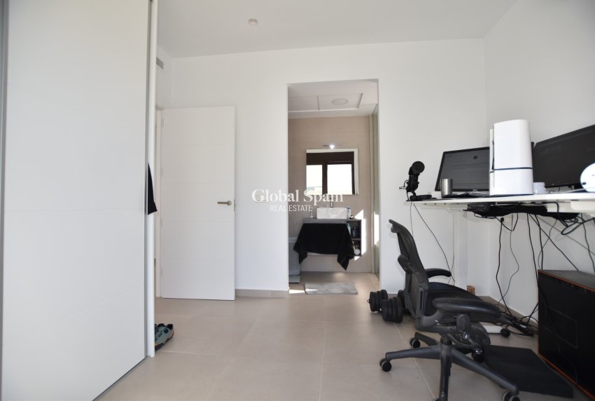 Resale - VILLA -
BENIJÓFAR - Costa Blanca