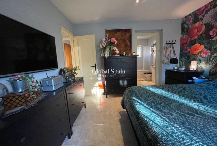 Resale - VILLA -
BENIJÓFAR - Costa Blanca