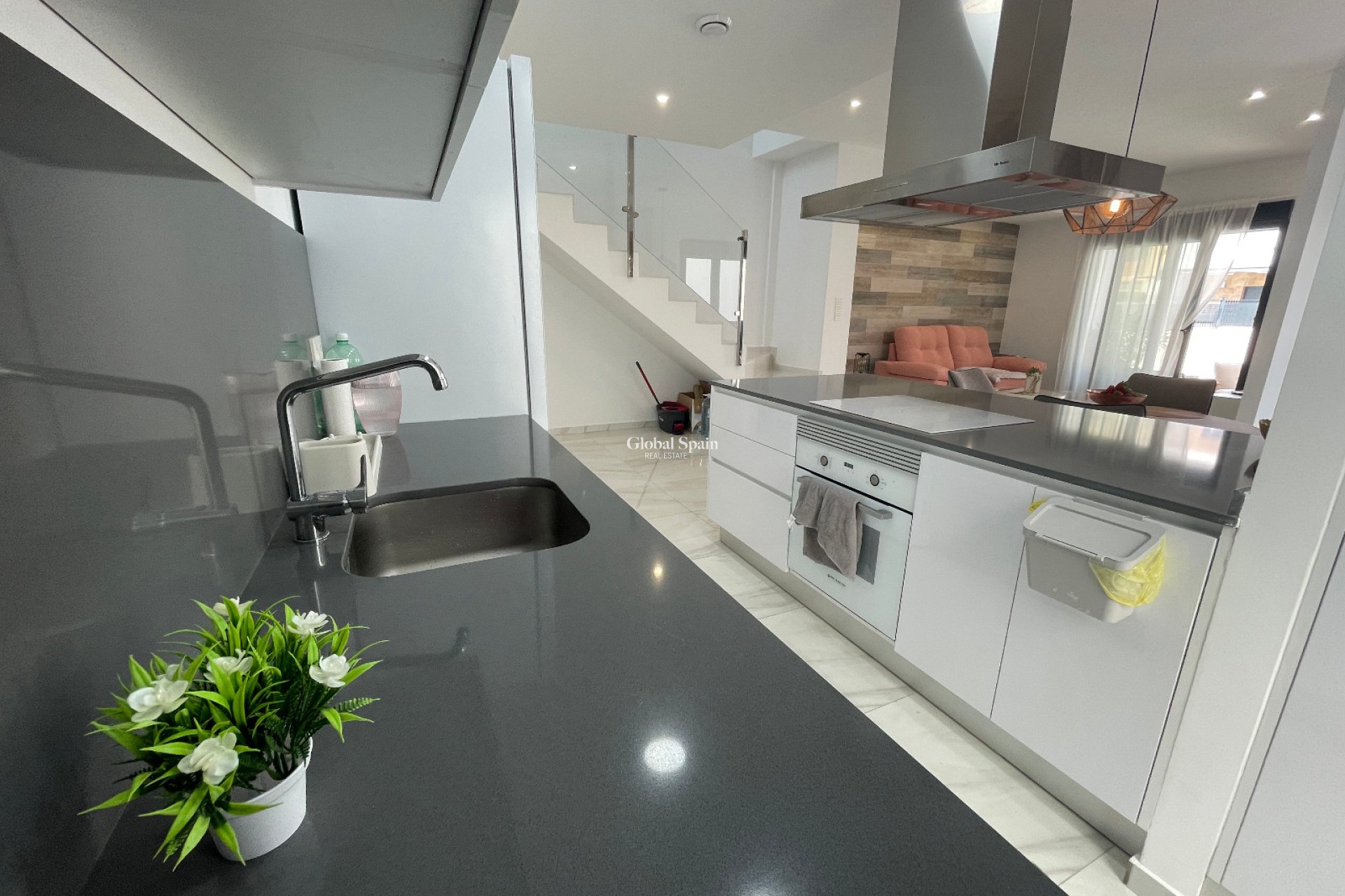 Resale - VILLA -
BENIJÓFAR - Costa Blanca