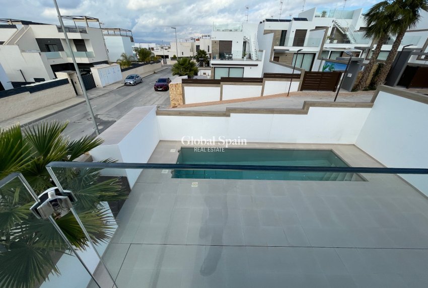 Resale - VILLA -
BENIJÓFAR - Costa Blanca