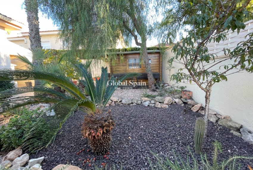 Resale - VILLA -
BENIJÓFAR - Costa Blanca