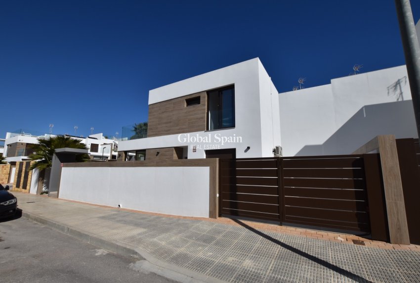 Resale - VILLA -
BENIJÓFAR - Costa Blanca