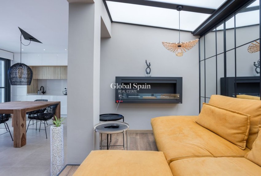 Resale - VILLA -
BENIJÓFAR - Costa Blanca