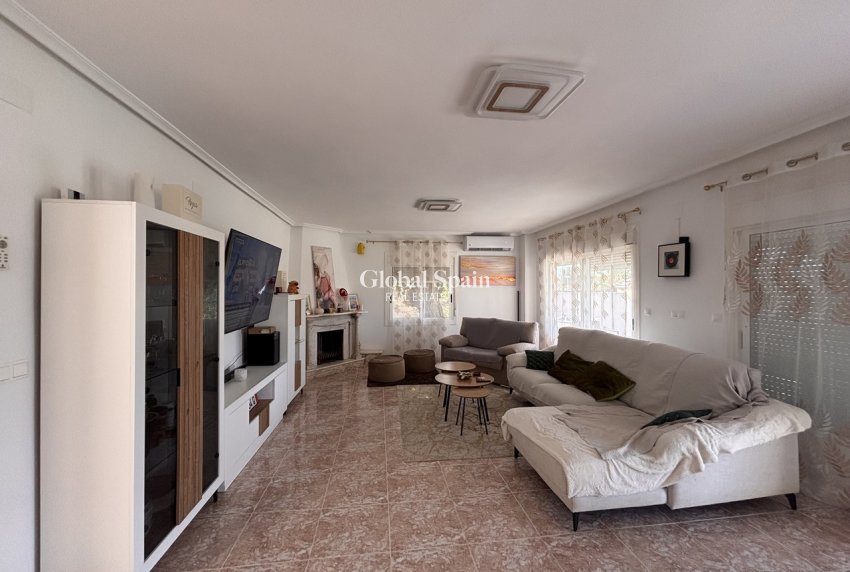 Resale - VILLA -
BENIJÓFAR - Costa Blanca