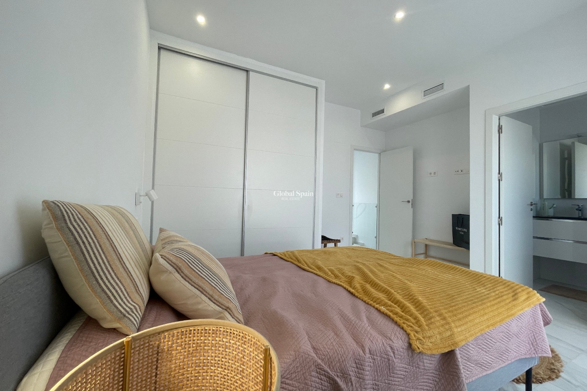 Resale - VILLA -
BENIJÓFAR - Costa Blanca