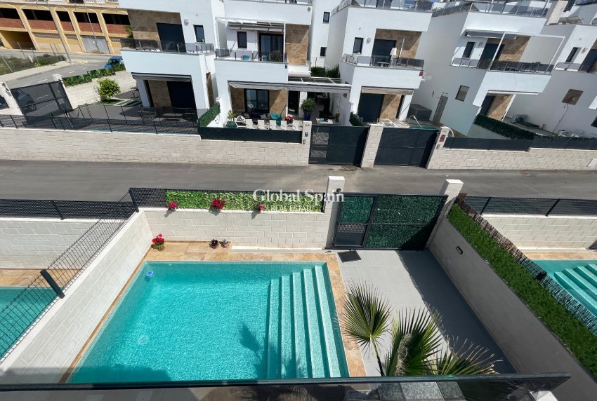 Resale - VILLA -
BENIJÓFAR - Costa Blanca