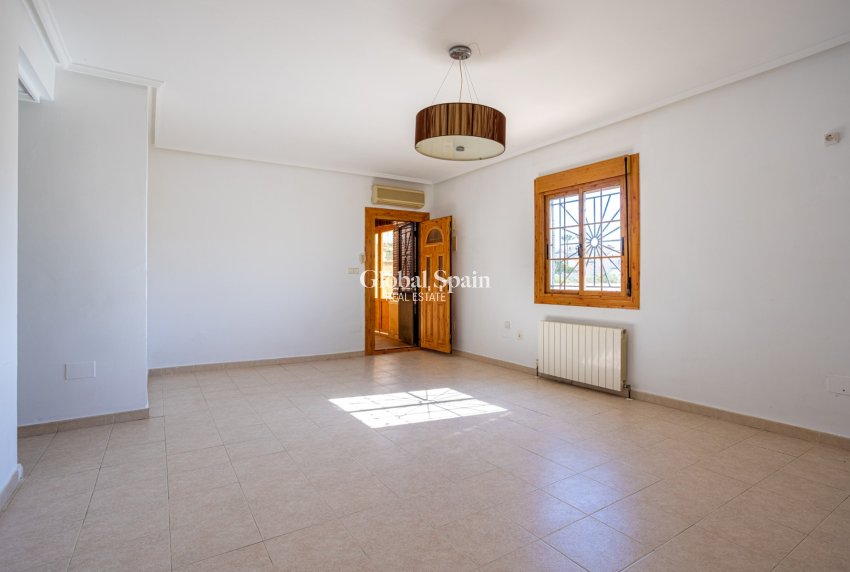 Resale - VILLA -
BENIJÓFAR - Costa Blanca