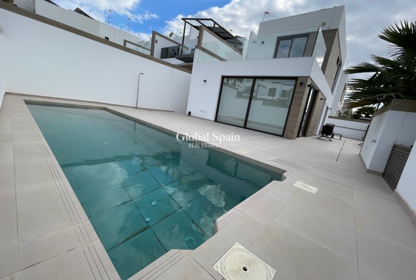 Resale - VILLA -
BENIJÓFAR - Costa Blanca