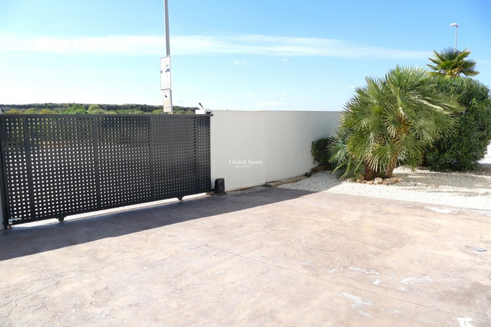 Resale - VILLA -
BENIJÓFAR - Costa Blanca