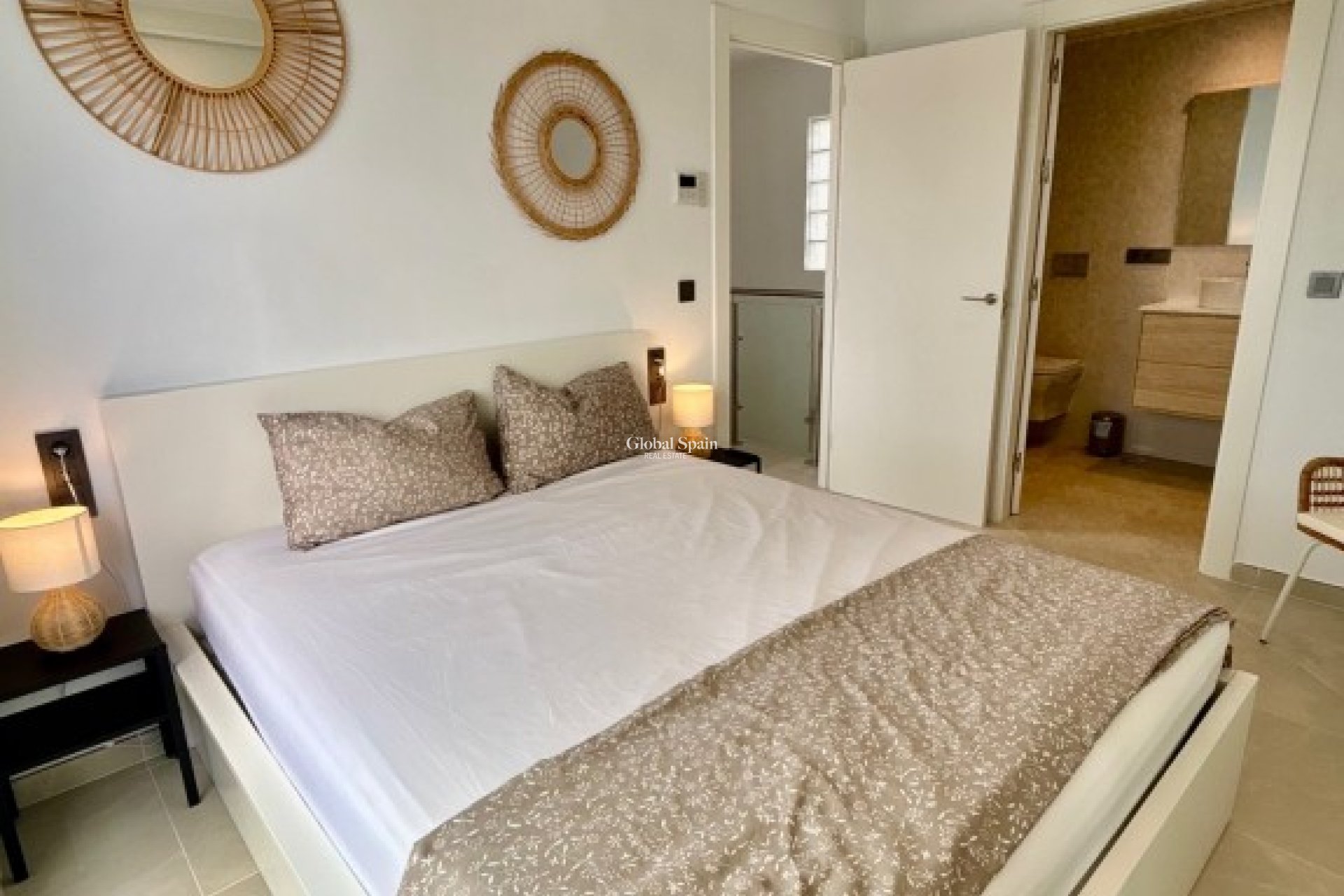 Resale - VILLA -
BENIJÓFAR - Costa Blanca