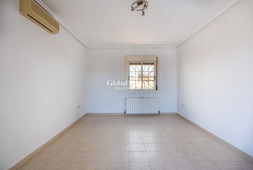 Resale - VILLA -
BENIJÓFAR - Costa Blanca