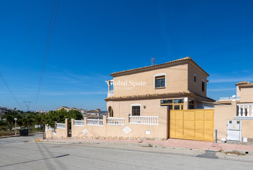 Resale - VILLA -
BENIJÓFAR - Costa Blanca