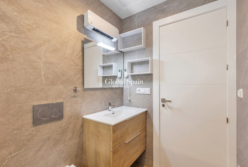 Resale - VILLA -
BENIJÓFAR - Costa Blanca
