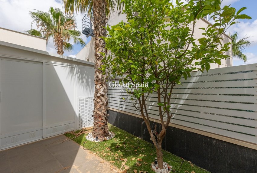 Resale - VILLA -
BENIJÓFAR - Costa Blanca