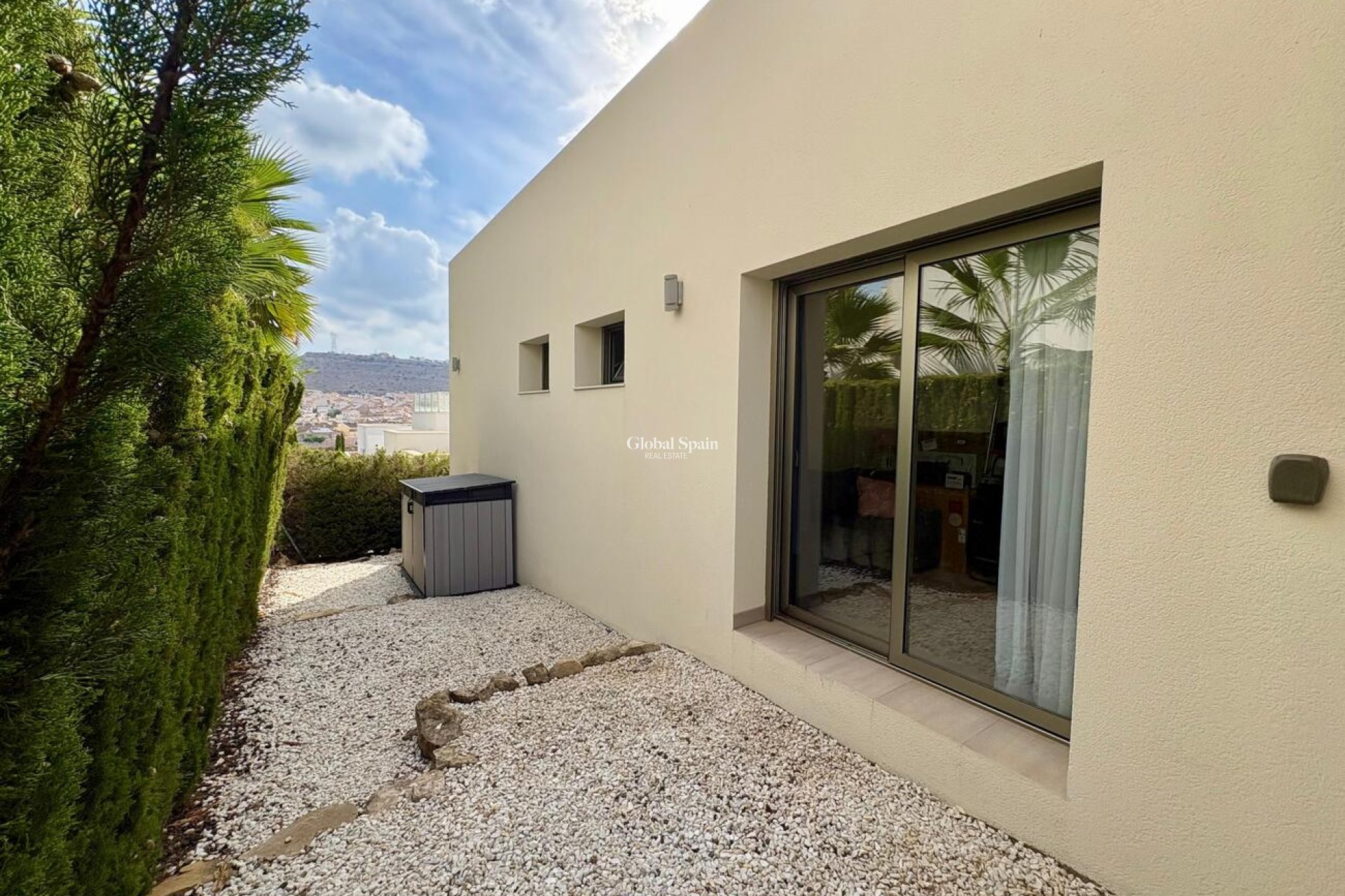 Resale - VILLA -
BENIJÓFAR - Costa Blanca