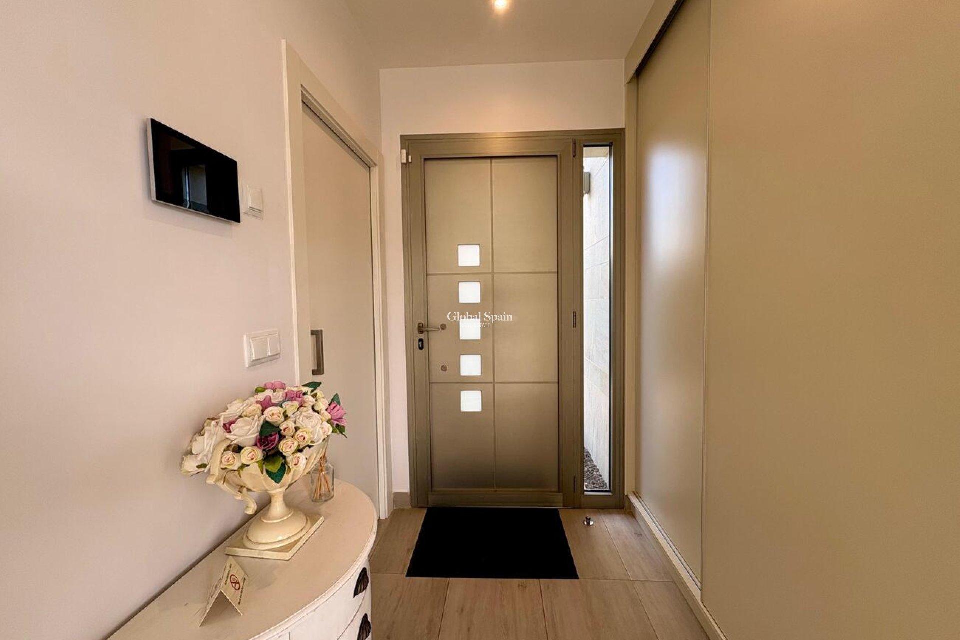 Resale - VILLA -
BENIJÓFAR - Costa Blanca