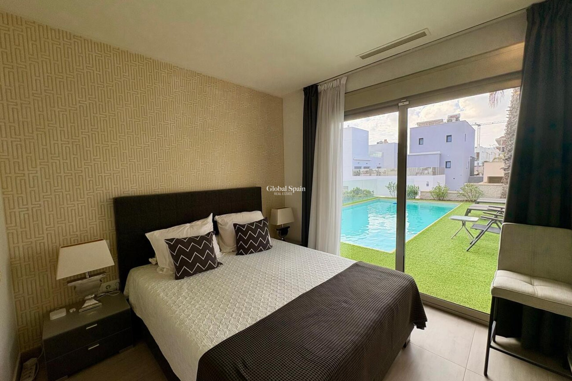 Resale - VILLA -
BENIJÓFAR - Costa Blanca
