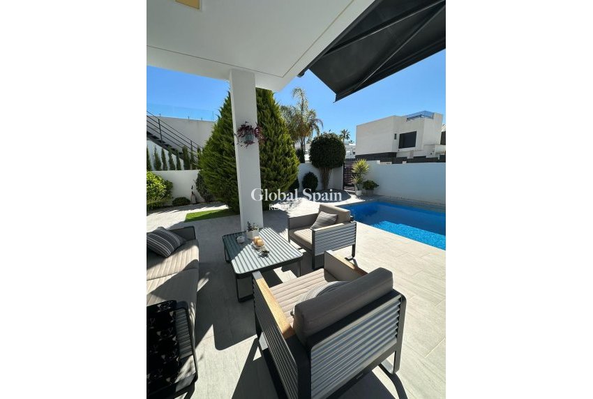 Resale - Villa -
BENIJÓFAR - Pueblo 4