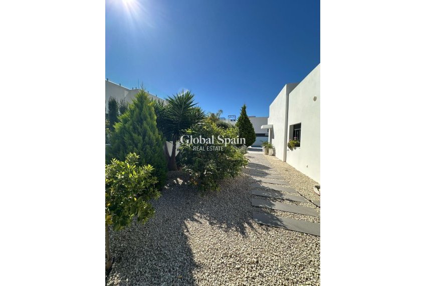 Resale - Villa -
BENIJÓFAR - Pueblo 4