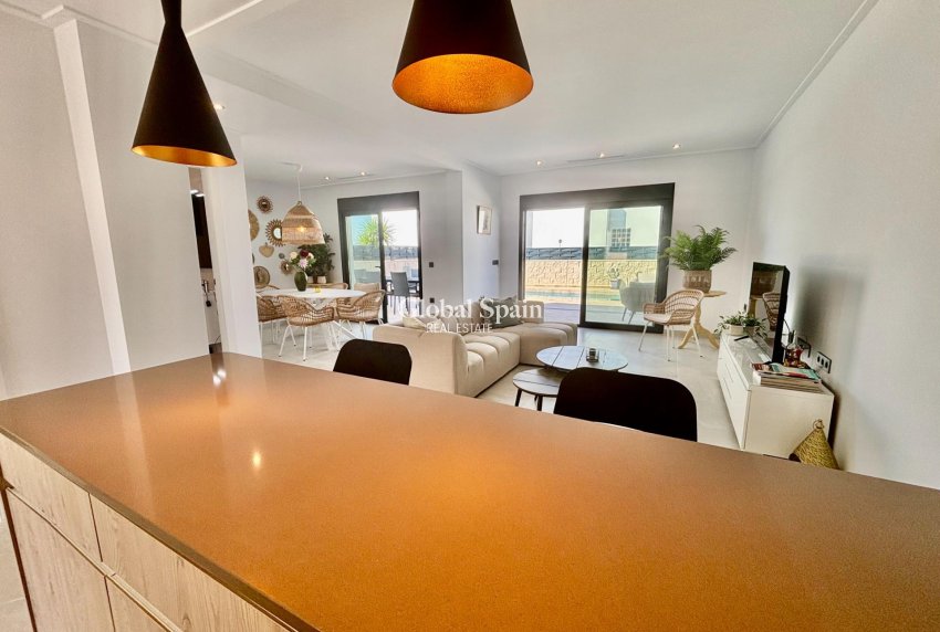 Resale - VILLA -
BENIJÓFAR - Pueblo 4