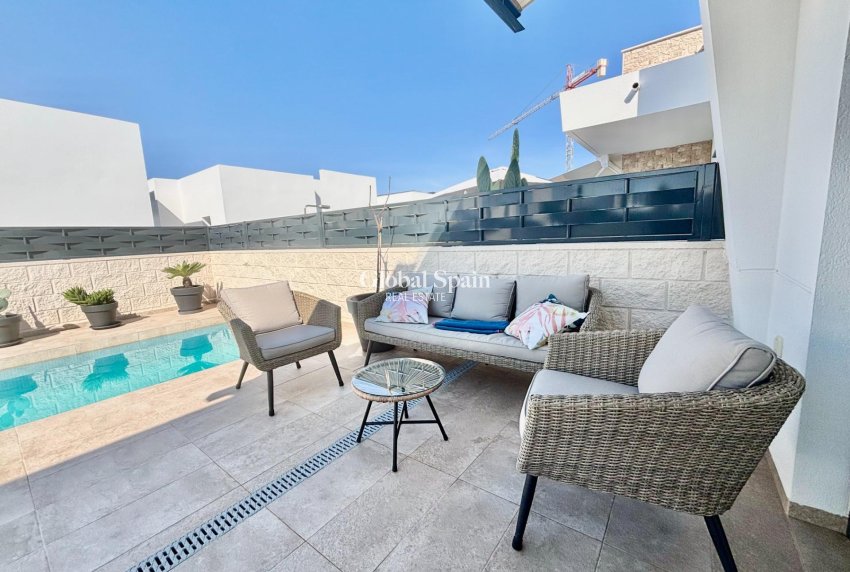 Resale - VILLA -
BENIJÓFAR - Pueblo 4