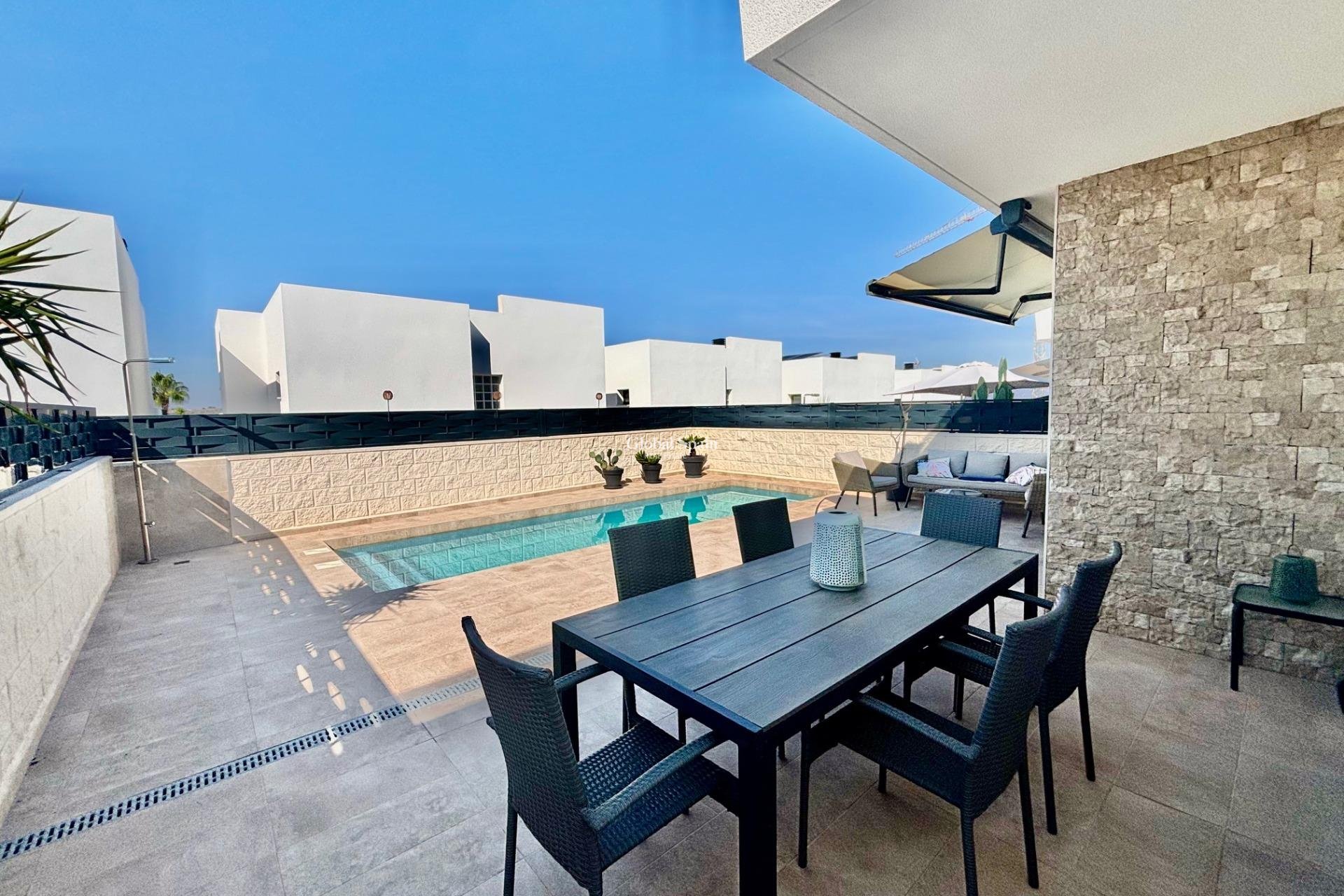 Resale - VILLA -
BENIJÓFAR - Pueblo 4