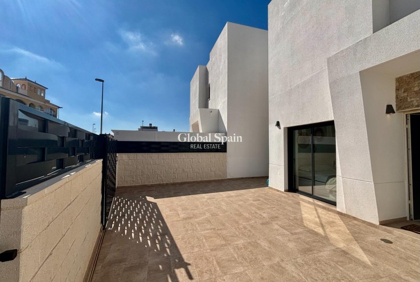 Resale - VILLA -
BENIJÓFAR - Pueblo 4