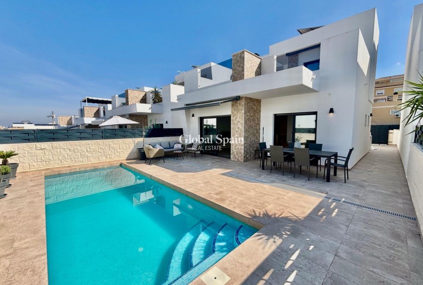 Resale - VILLA -
BENIJÓFAR - Pueblo 4