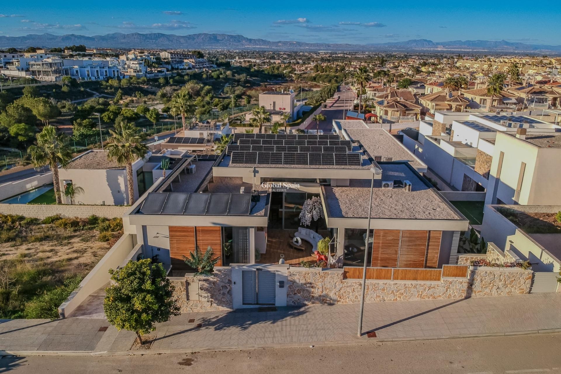 Resale - VILLA -
BENIJÓFAR - Residencial Benimar