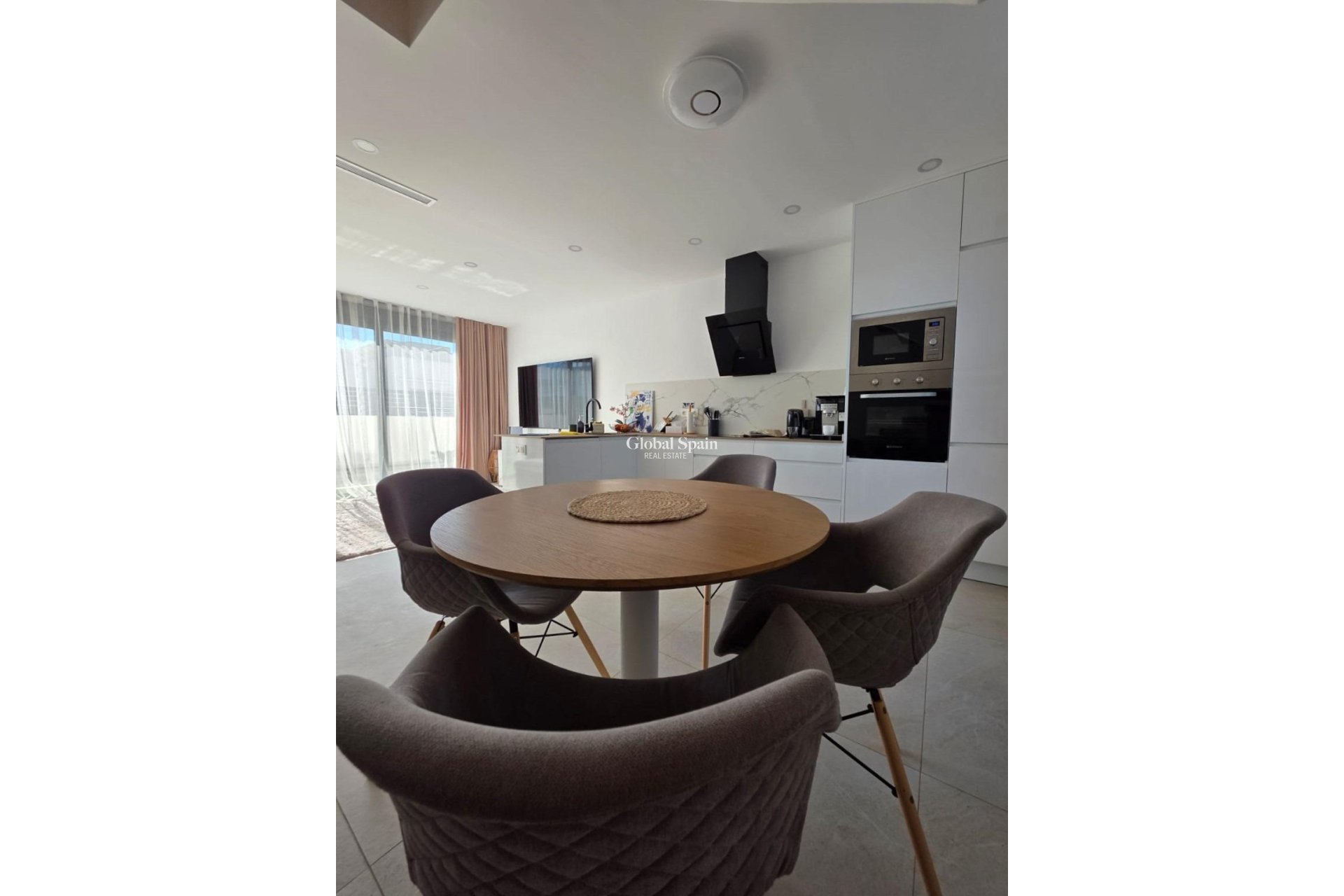 Resale - VILLA -
BENIJÓFAR