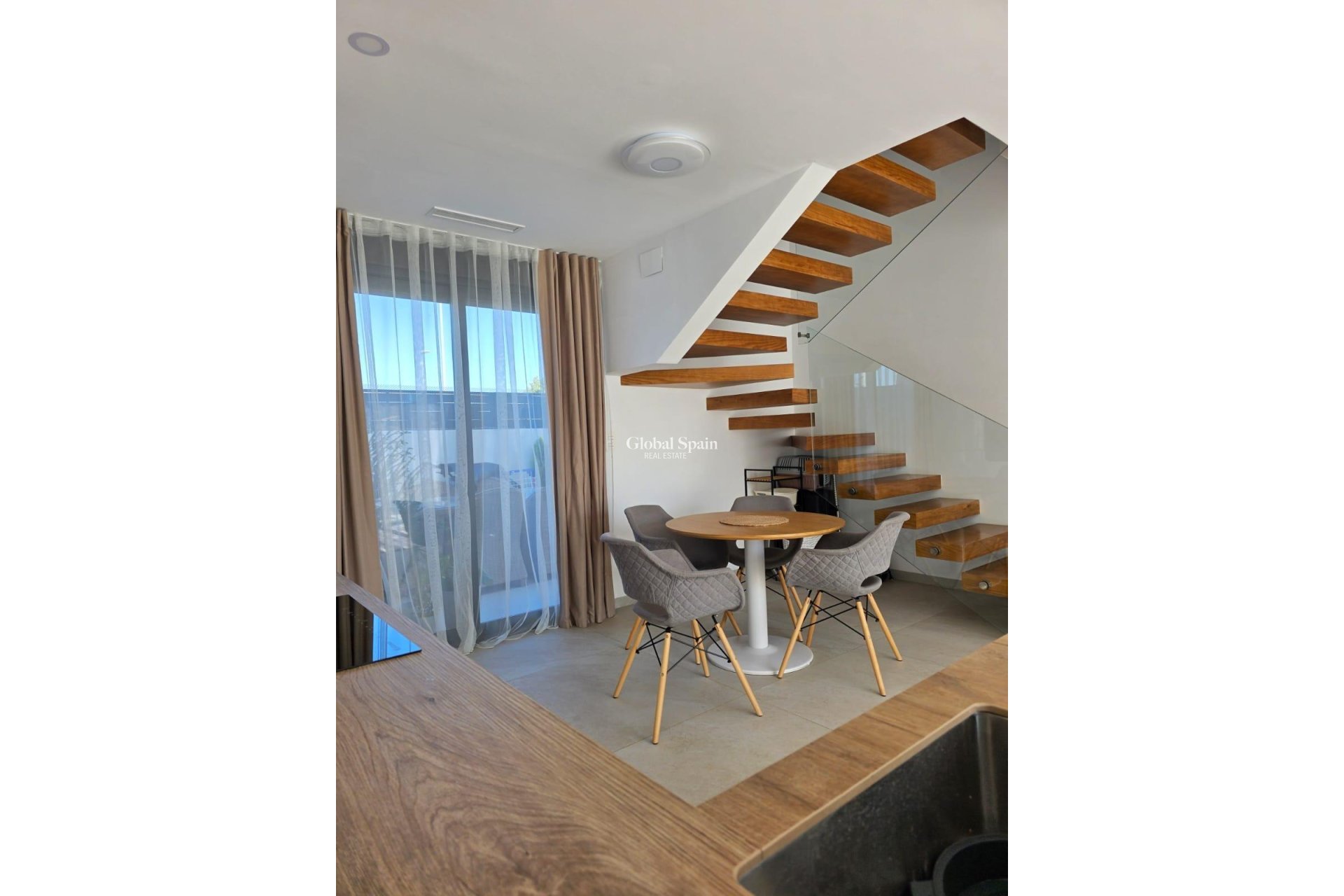 Resale - VILLA -
BENIJÓFAR