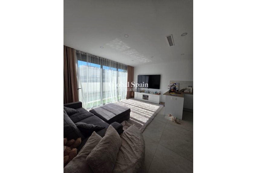 Resale - VILLA -
BENIJÓFAR