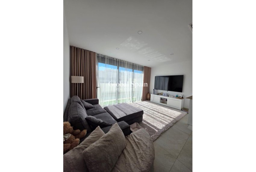 Resale - VILLA -
BENIJÓFAR