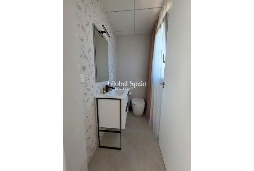 Resale - VILLA -
BENIJÓFAR