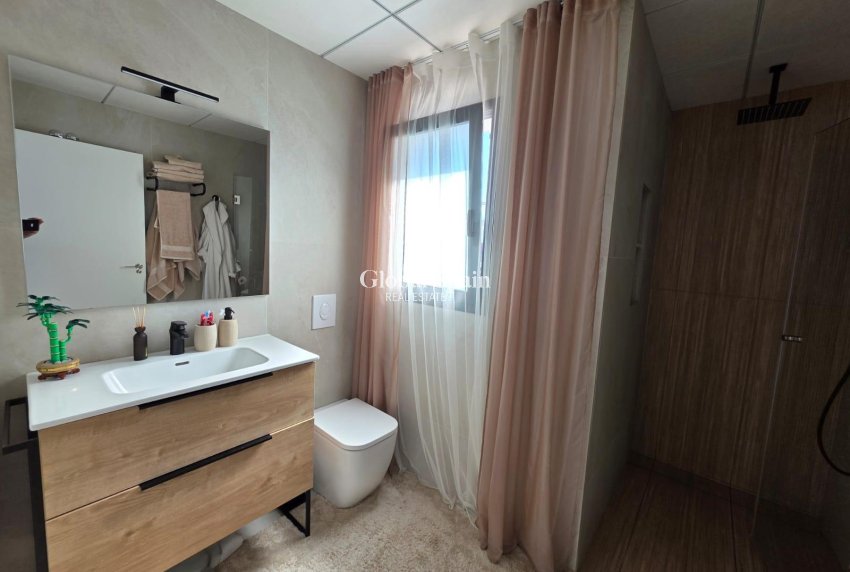 Resale - VILLA -
BENIJÓFAR