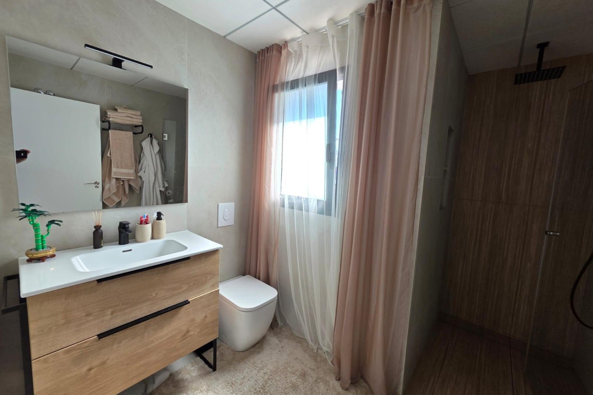 Resale - VILLA -
BENIJÓFAR