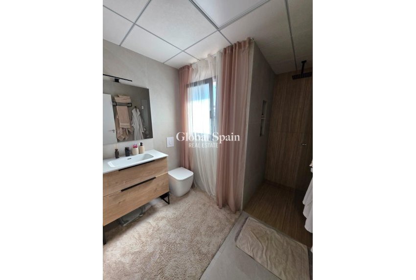 Resale - VILLA -
BENIJÓFAR