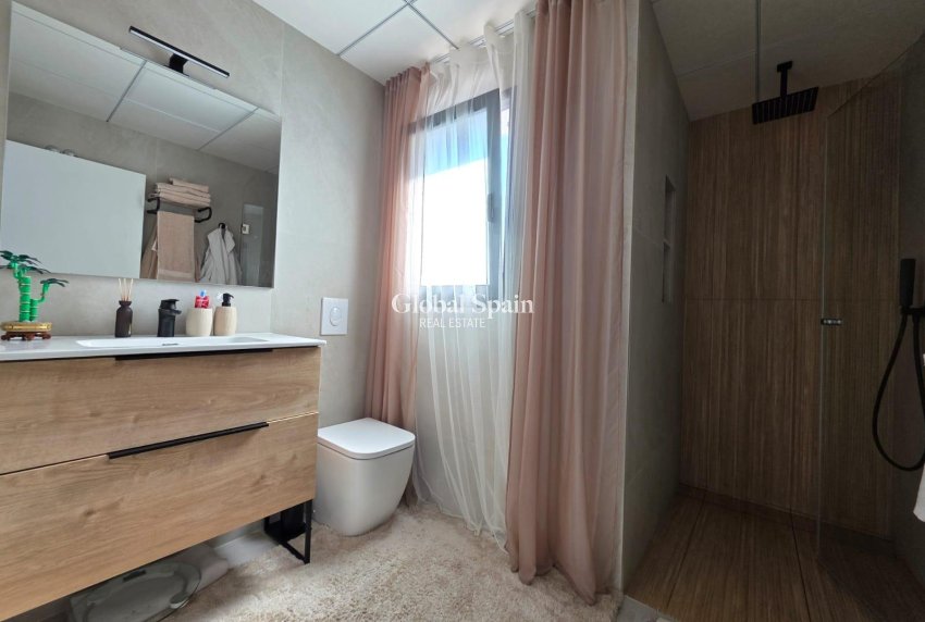 Resale - VILLA -
BENIJÓFAR