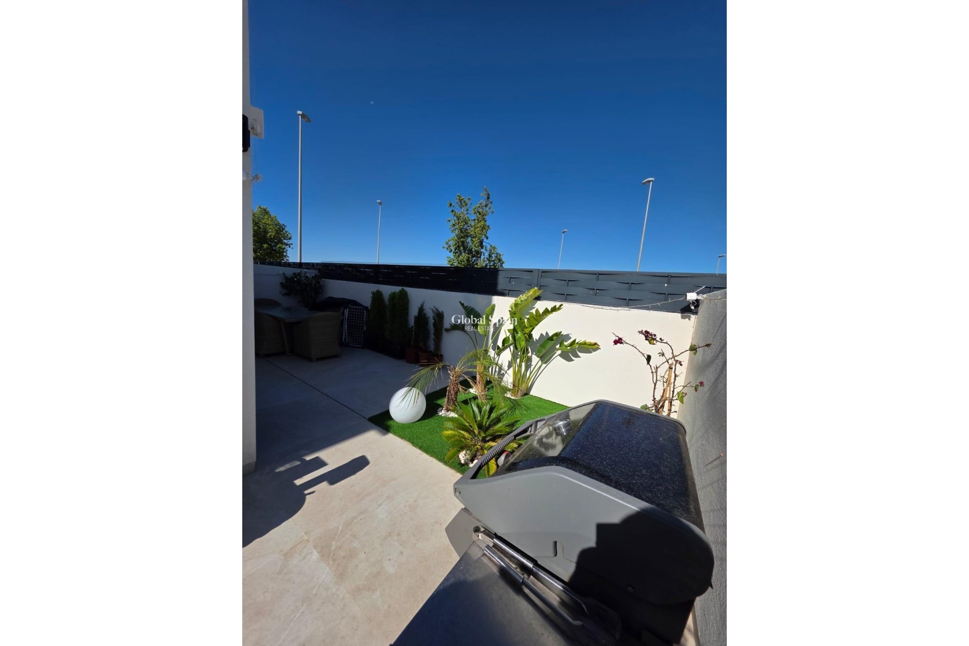 Resale - VILLA -
BENIJÓFAR